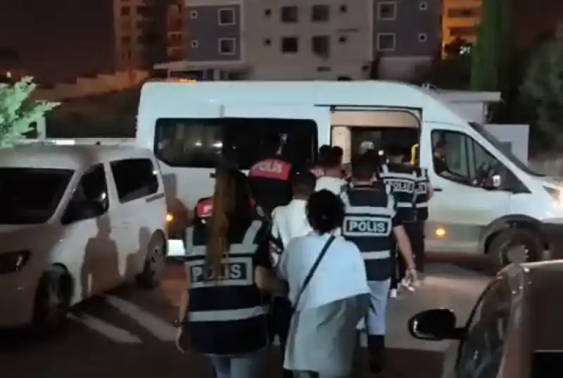 Silahlı Yağma Operasyonu: 5 Şüpheli Tutuklandı!