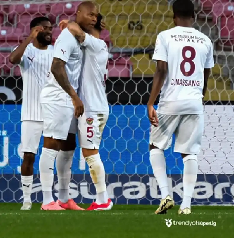 Hatayspor, Mersin'de Başakşehir'e 4-2 Mağlup Oldu Böyle Gelmiş, Böyle Gitmez!