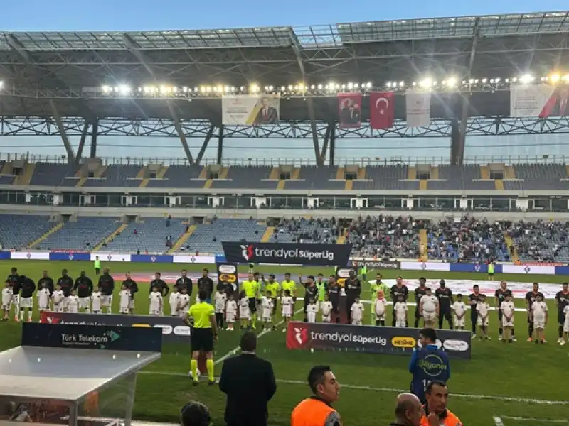 “Yüreğimizdeki Işık Projesi” Kapsamında Çocuklardan Hatayspor’a Anlamlı Destek