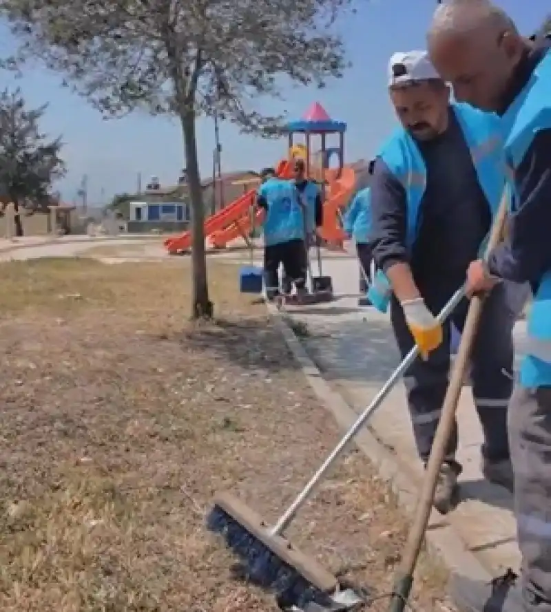 Tüm Mahallelerde Temizlik Seferberliği Sürdürülüyor