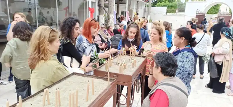 Hristiyan Ve Müslümanlar Birlikte Dilek Tuttu