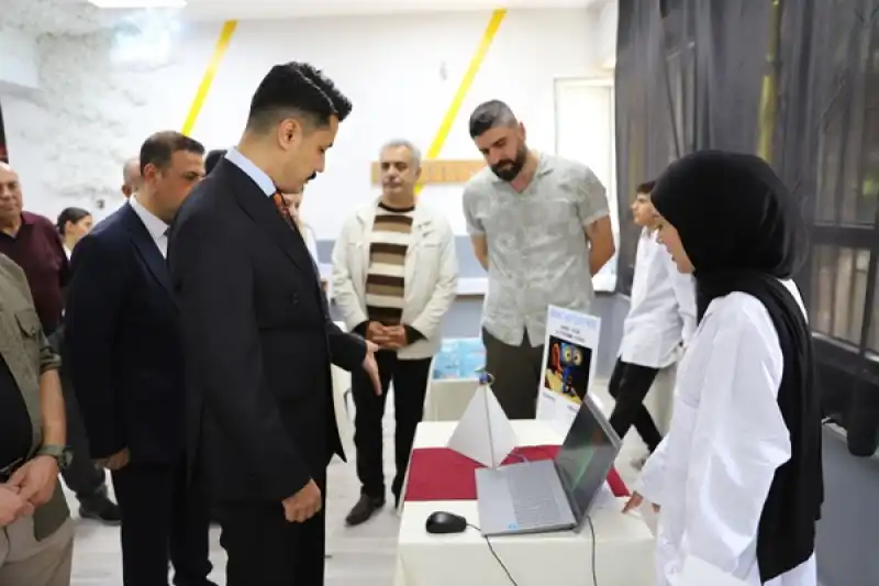 Kaymakam Sert, Bilişim Fuarı’nda Genç Yeteneklerle Buluştu