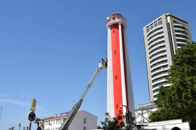 HBB, Tarihi Fener Kulesini ışıklandırdı
