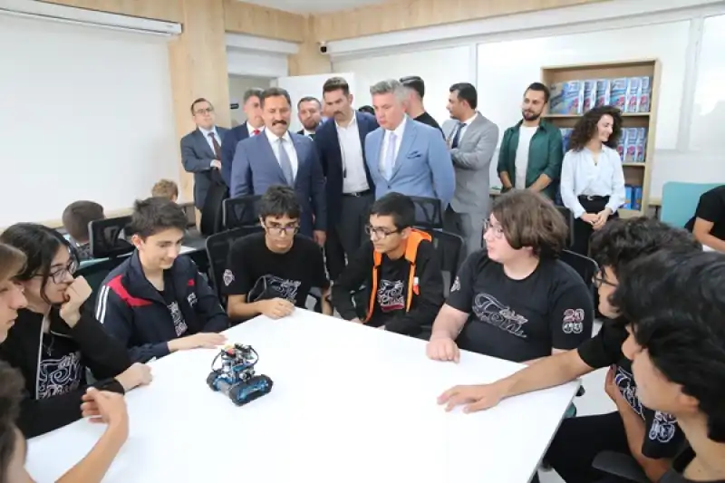Hatay Valisi Mustafa Masatlı, M2 STEAM Merkezi'nin Açılışını Gerçekleştirdi