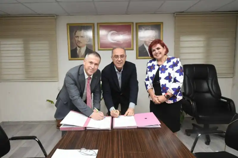 Tülay Ve Mehmet Kılıçlar'dan Küçük Dalyan'a çok Amaçlı Salon