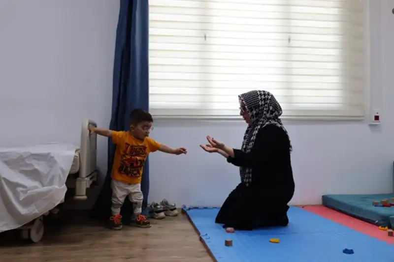 Eren Bebek, Ayağa Kalktı