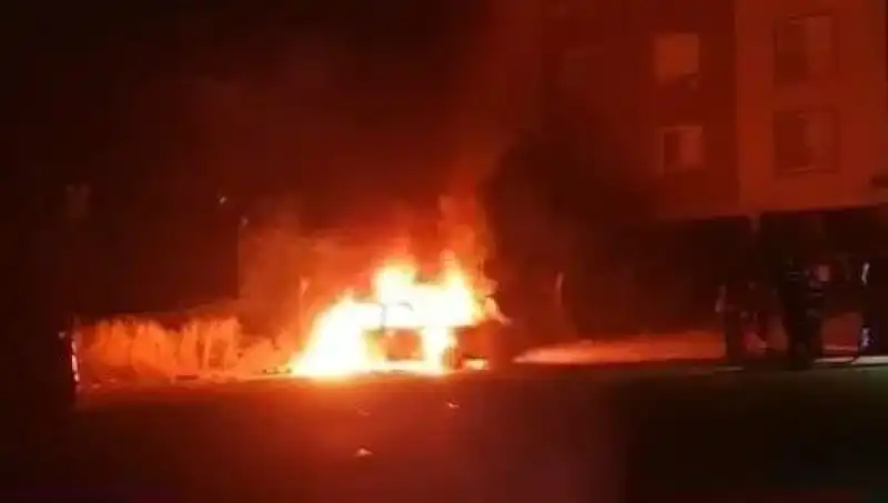 Gece Yarısı Korkutan Araç Yangını!