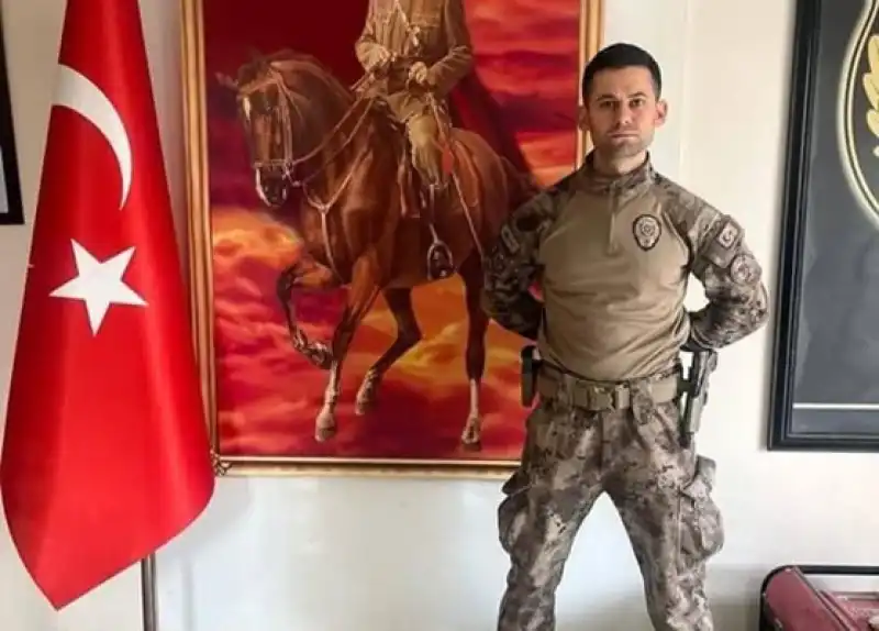 Özel Harekat Polisi, Konteynerde Hayatına Son Verdi!