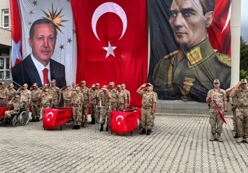 Hatay'da 14 Engelli Genç üniforma Giyip Bir Günlüğüne Asker Oldu