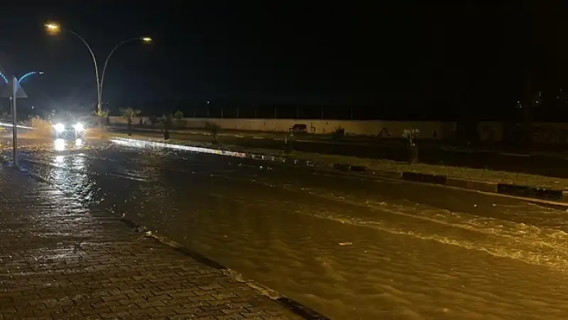 Hatay Dörtyol'da Sağanak Ve Dolu Etkili Oldu