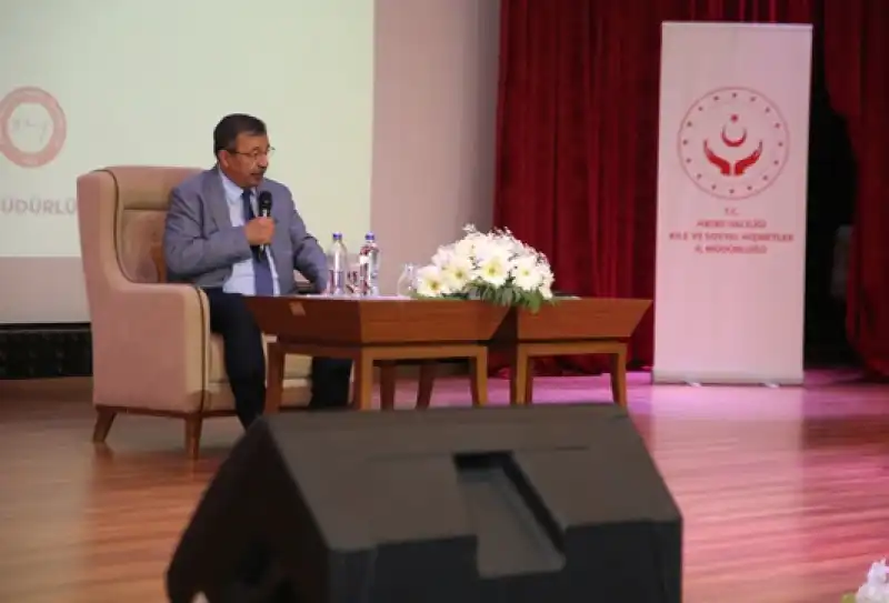 Yazar Hayati İnanç, Hatay'da Söyleşi Programına Katıldı