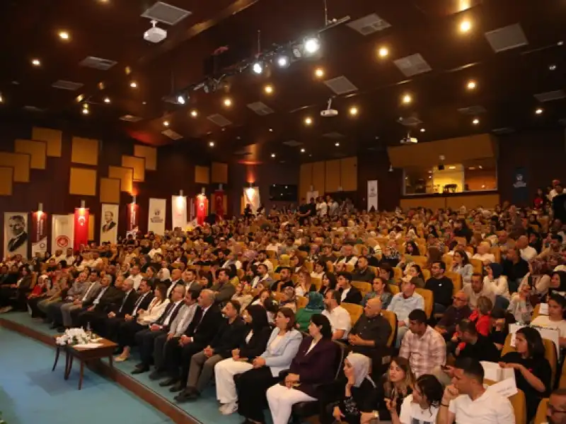 Yazar Hayati İnanç, Hatay'da Söyleşi Programına Katıldı