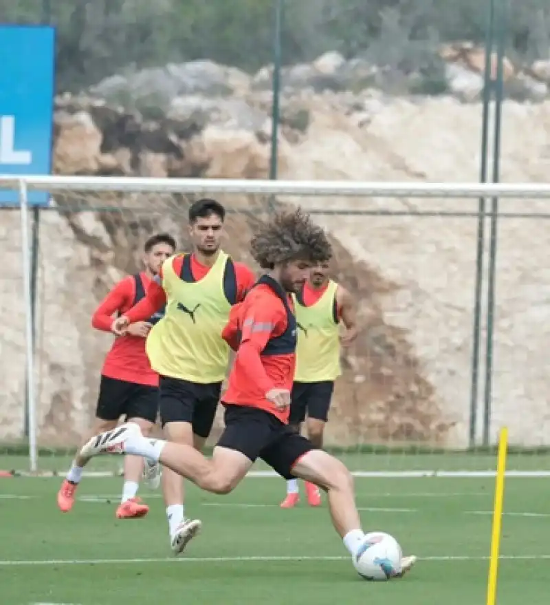 Hatayspor, Demirspor Maçı İçin Mersin'de Ter Döküyor 