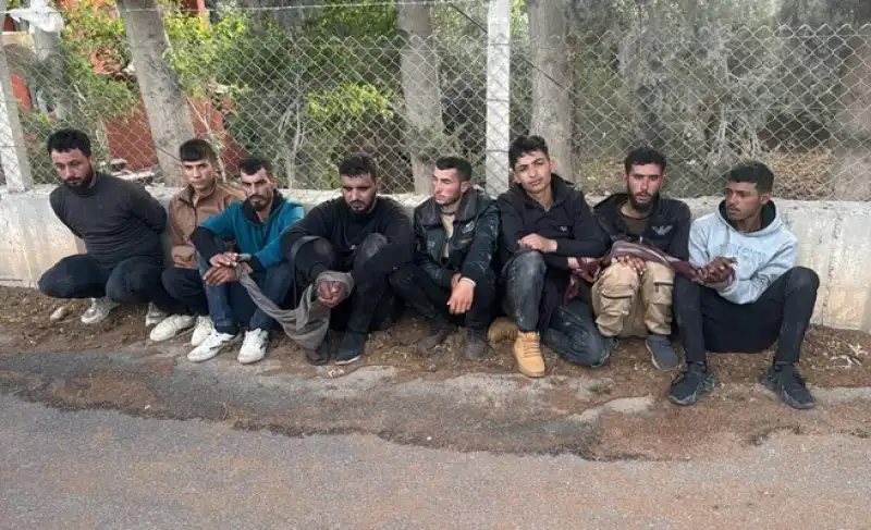 Hatay'da 37 Düzensiz Göçmen Yakalandı- 9 Göçmen Kaçakçılığı şüphelisi Tutuklandı