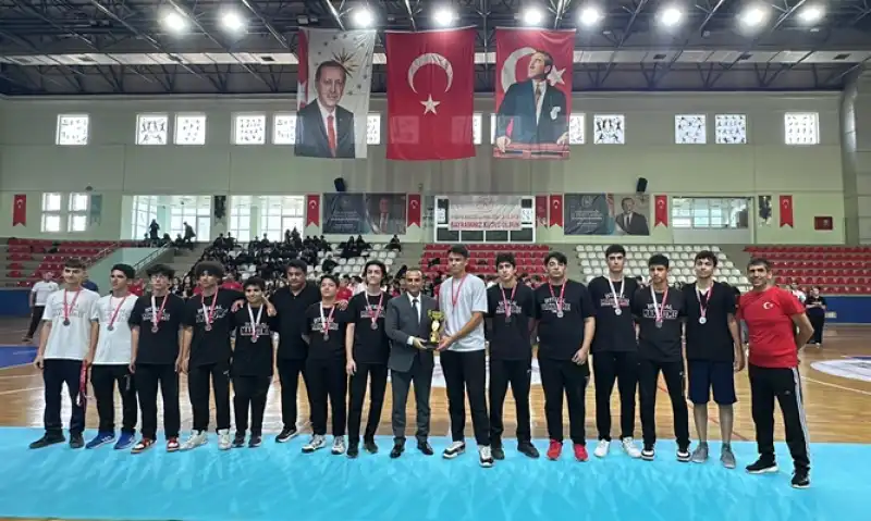 Hatayın İskenderun Ilçesin De Başarılı Sporcular ödüllendirildi