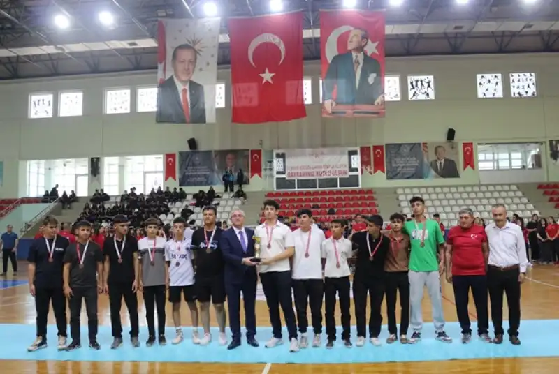Hatayın İskenderun Ilçesin De Başarılı Sporcular ödüllendirildi