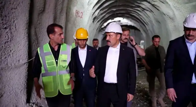 Hatay’da 11 Kilometrelik Tünel Hızla Kazılıyor!