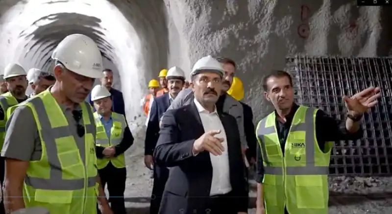 Hatay’da 11 Kilometrelik Tünel Hızla Kazılıyor!