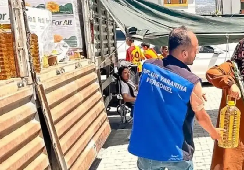Gülderen TOKİ’de AFAD Yardım Kuyruğu Tepki Çekti
