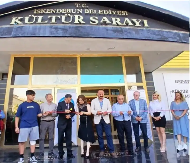 İskenderun'da Sanat Rüzgarı Esti: Halk Eğitim'in Yıl Sonu Sergisi Büyük İlgi Gördü