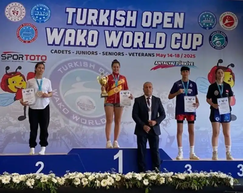 Akmancalar Spor Kulübü, Dünya Kupası’ndan Madalyalarla Döndü!