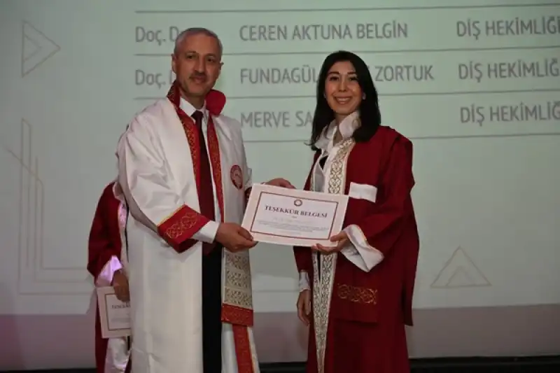 Hatay MKÜ'de Akademik Coşku: Başarıya Cübbe, Bilime Ödül