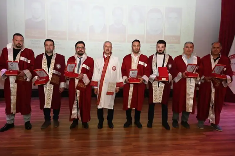 Hatay MKÜ'de Akademik Coşku: Başarıya Cübbe, Bilime Ödül