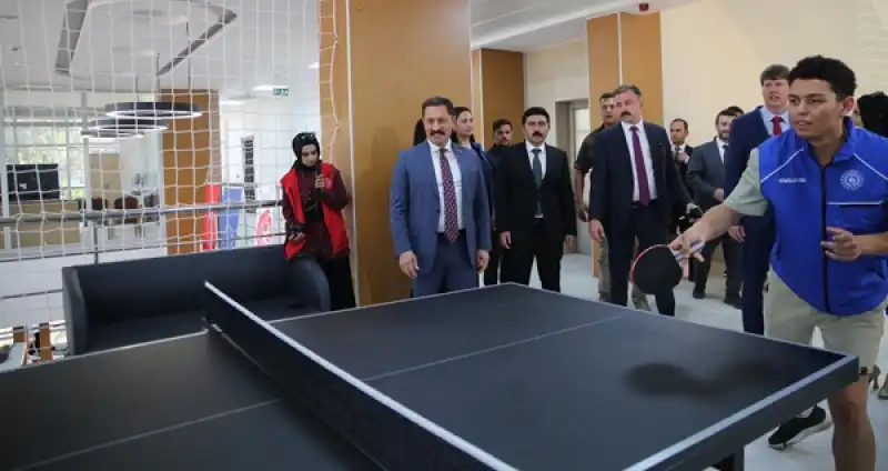 Yayladağı Gençlik Merkezi Hizmete Açıldı