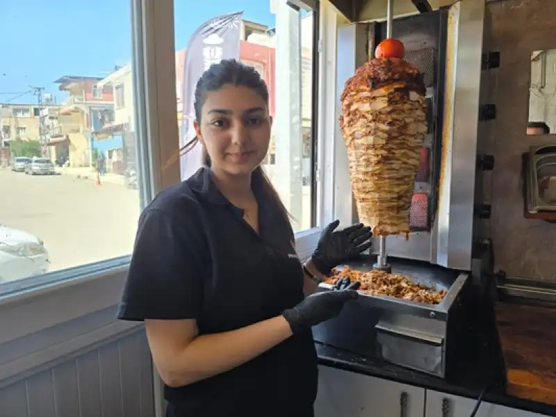 Üniversite Hayalinden Döner Tezgâhına: Zişan Genç Kadınlara İlham Veriyor