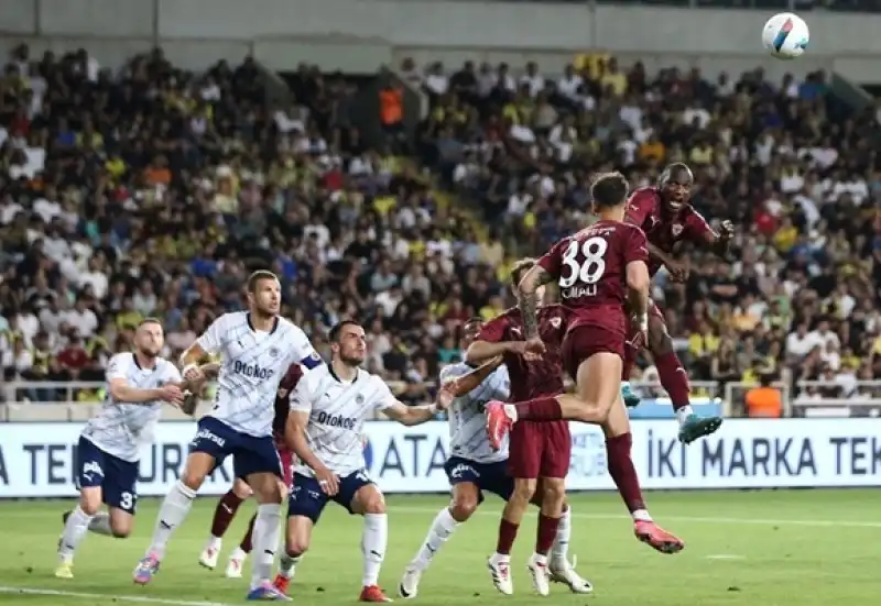 Küme Düşen Hatayspor, Fenerbahçe'yi Mağlup Etti 4-2
