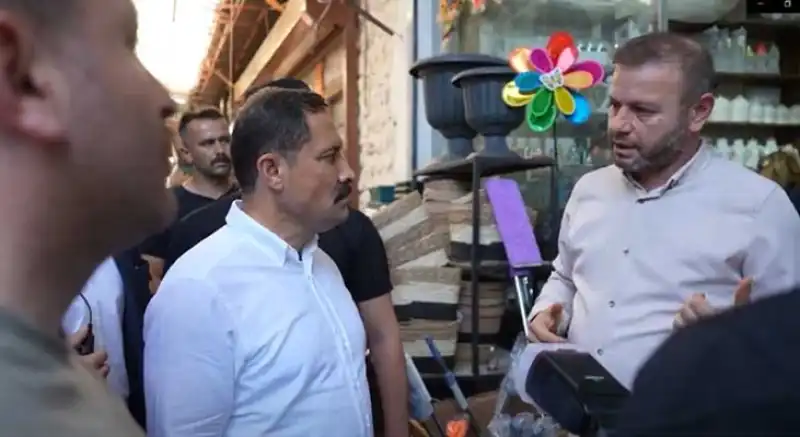 Hatay Valisi’nden Uzun Çarşı’da Pazar Mesaisi