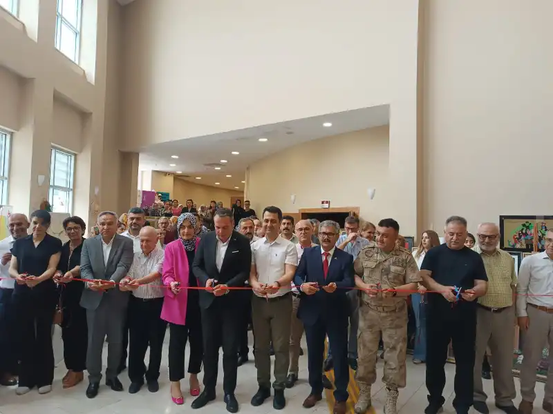 Erzin’de Yıl Sonu Sergisine Büyük İlgi