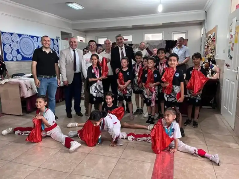 Bir Yıllık Emeklerini Sergilediler