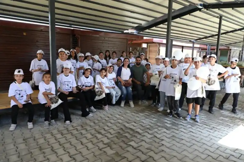 Çocuklar Atıklardan Resim Yaptı