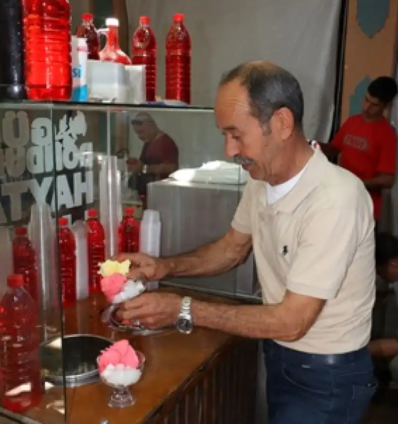 Tarihi Uzun Çarşı’da Serinleten Lezzetler Hançer Usta’dan