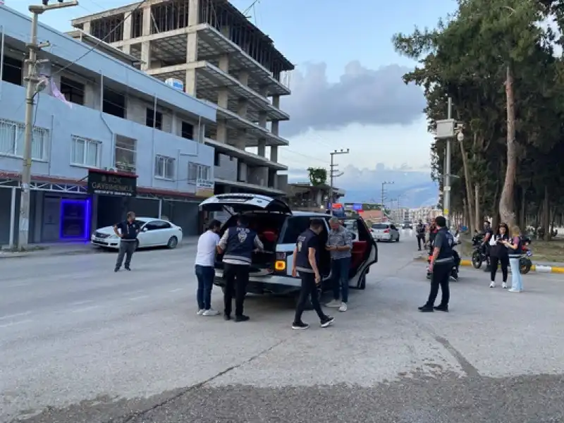Hatayın İskenderun' Ilçesinde Asayiş Uygulaması Yapıldı