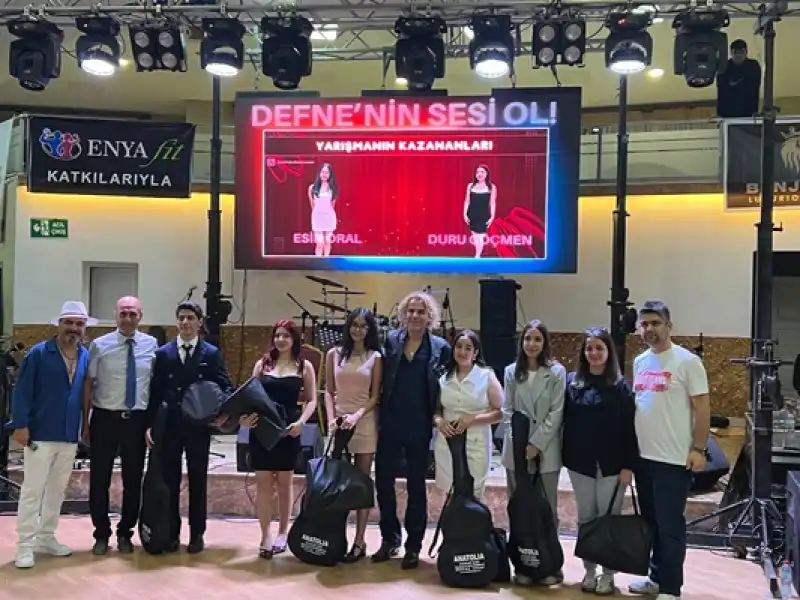“Defne’nin Sesi Ol” Yarışmasının Finali Görkemli Bir Şekilde Gerçekleşti