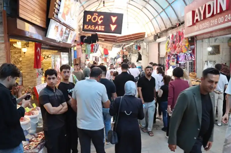 Hatay'da Restorasyon Nedeniyle Taşınacak Uzun Çarşı'da Bayram Yoğunluğu