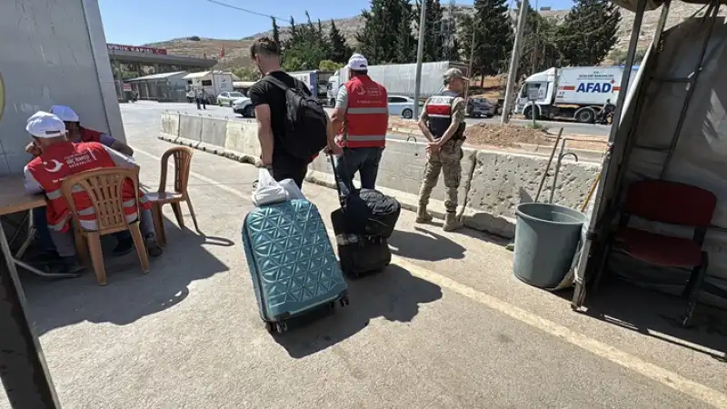 Türkiye'deki Suriyelilerin Hatay'dan ülkelerine Dönüşü Sürüyor