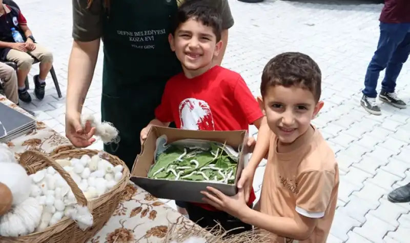 Üç Kuşak El Ele: Defne’de İpekçilik Yaşatılıyor
