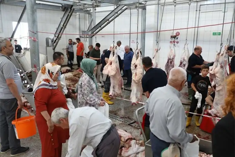 Kesim Noktaları Bayramın İlk Günü Ücretsiz Hizmet Verdi