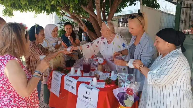 İskenderun’da Kadınların Üretim Sokağı: El Emeği, Göz Nuru Şerbete Ve Takıya Dönüştü