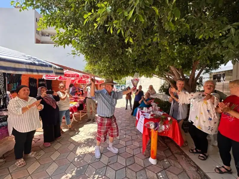 İskenderun’da Kadınların Üretim Sokağı: El Emeği, Göz Nuru Şerbete Ve Takıya Dönüştü