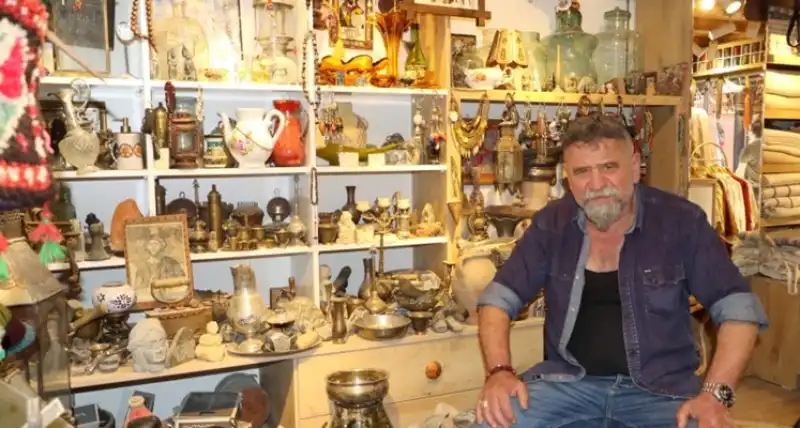 Zamanda Yolculuk Artık Mümkün: Bahtiyar Antika Geçmişe Açılan Kapı Gibi