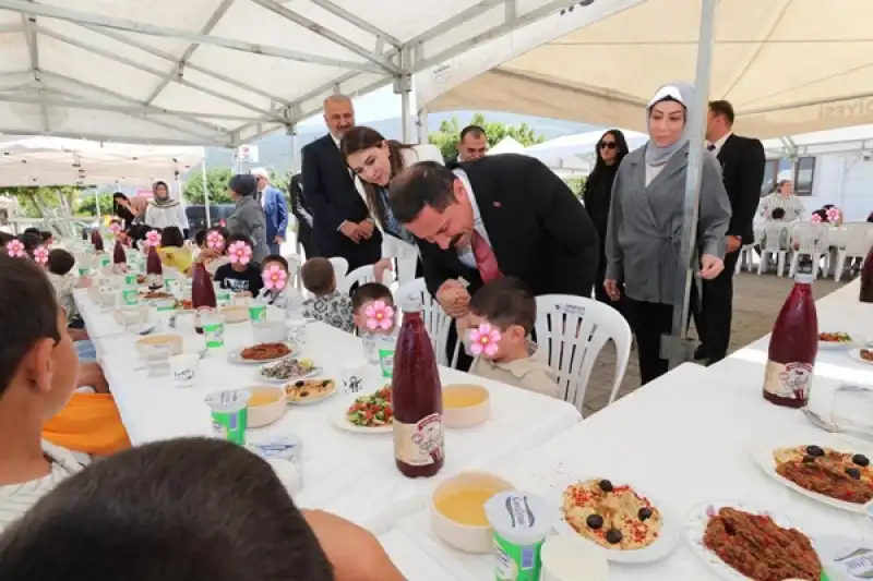 Masatlı Çiftinden Bayramda Anlamlı Ziyaret: “Her Çocuk Güvenli Bir Gelecek Hayal Eder”