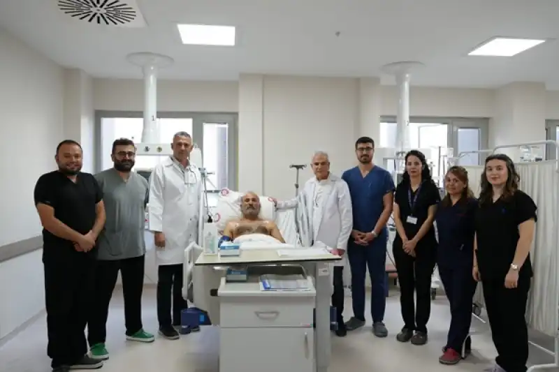 MKÜ Hastanesi'nden Açık Kalp Ameliyatlı Hasta Yenilikçi Yöntemle Tedavi Edildi