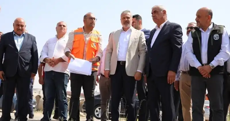 Başkan Öntürk Kumlu ’da Halı Saha Temel Atma Törenine Katıldı