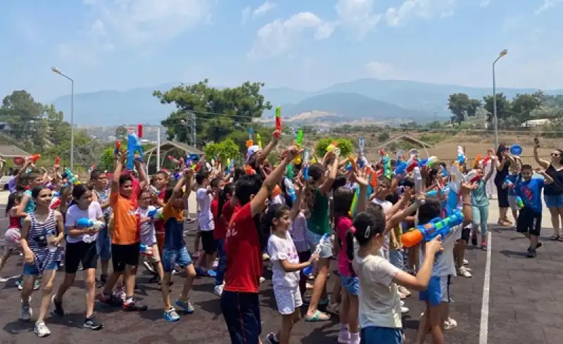 Belen'de Ilkokul öğrencileri 