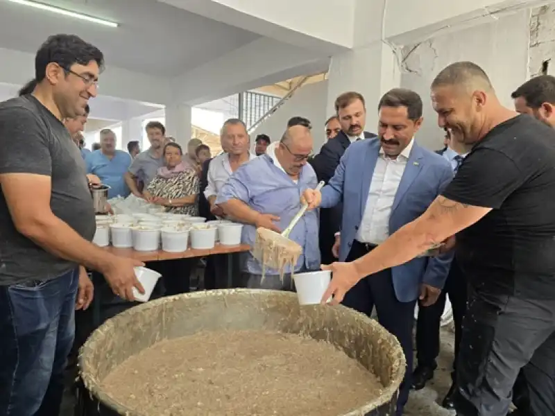 Vali, Kendi Elleriyle Hirisi İkram Etti