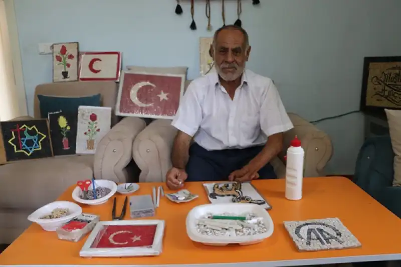 Oğlunun ödeviyle Tanıştığı Mozaik Sanatı Emeklilikteki Hobisi Oldu